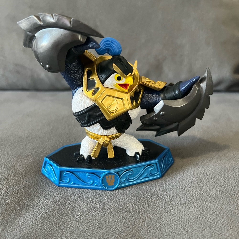 EUC Skylander King Pen Sensei